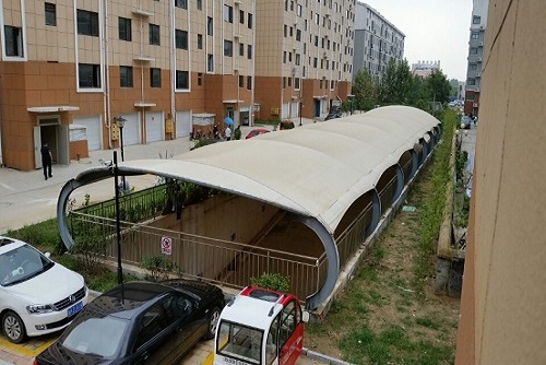 地下車庫出入口膜結構雨棚